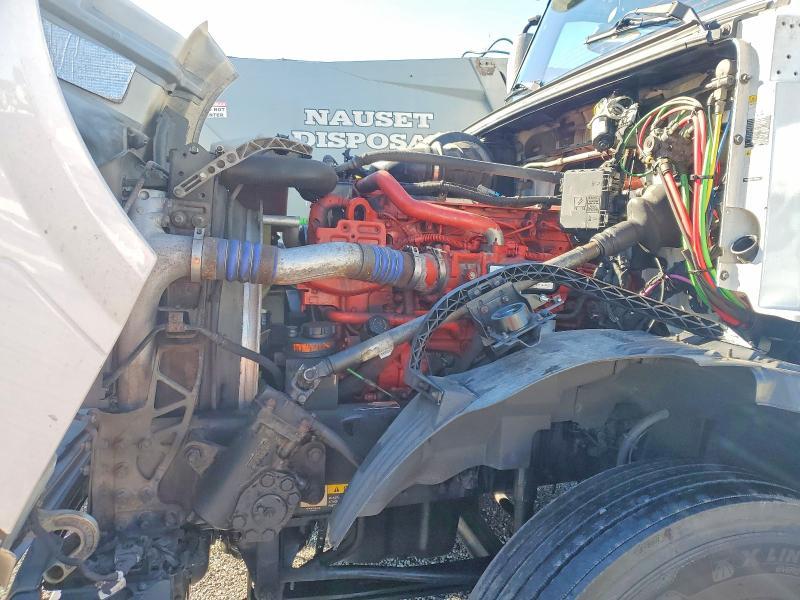 2018 Volvo VNL Semi Truck