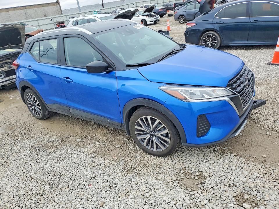 2024 Nissan Kicks sv