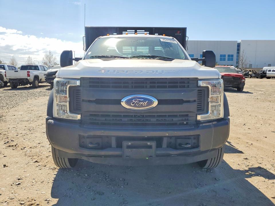 2018 Ford F550 Super Duty Flatbed Truck