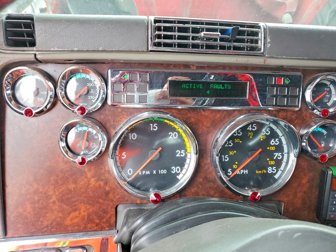 2007 Freightliner CST120 Semi Truck