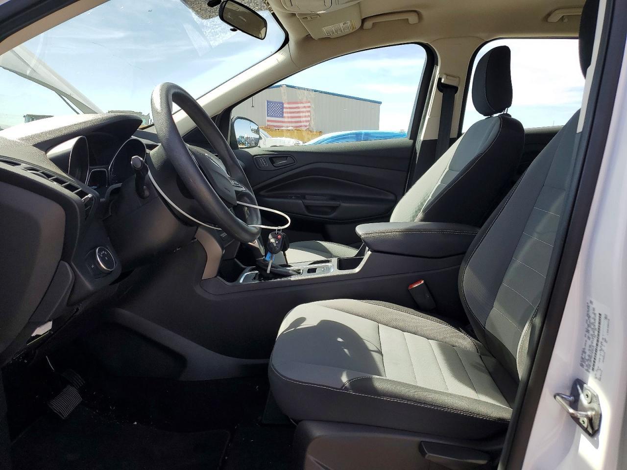 2019 Ford Escape s