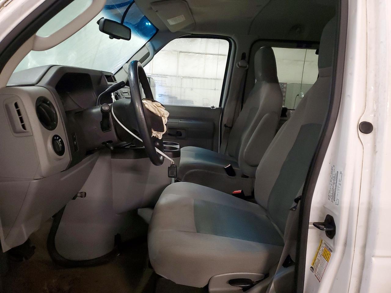 2014 Ford Econoline E350 Super Duty Wagon