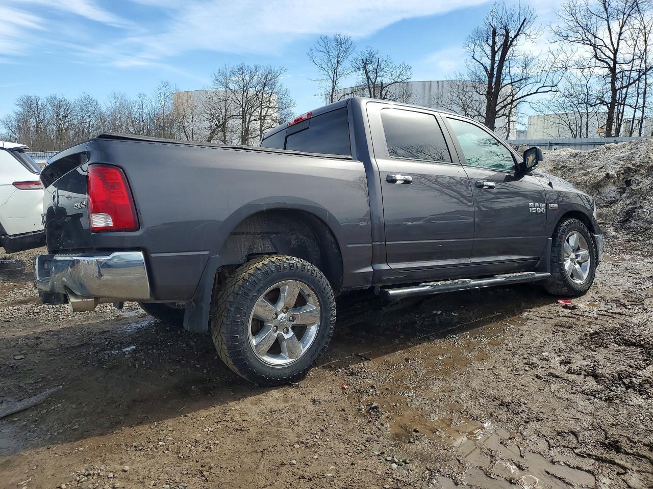 2018 Ram Trucks 1500 SLT