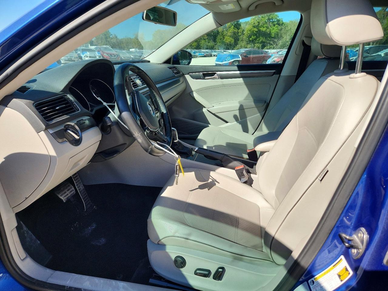 2017 Volkswagen Passat R-line