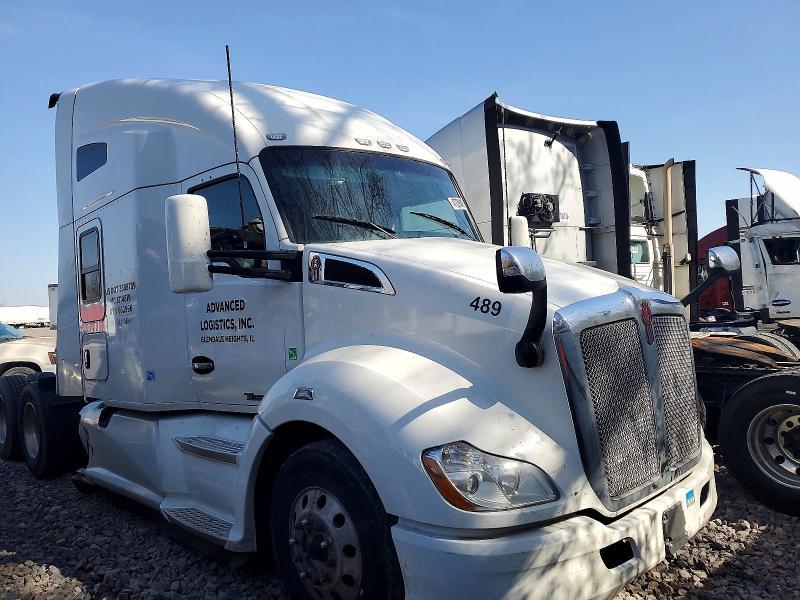 2020 Kenworth T680 Semi Truck
