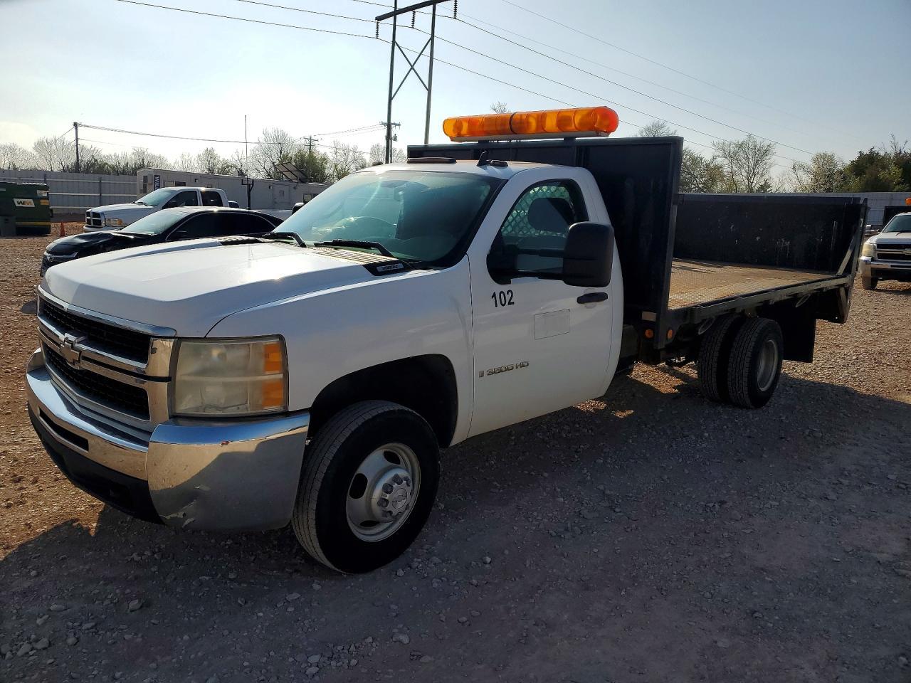 2007 Chev Rolet Silverado Flatbed Truck