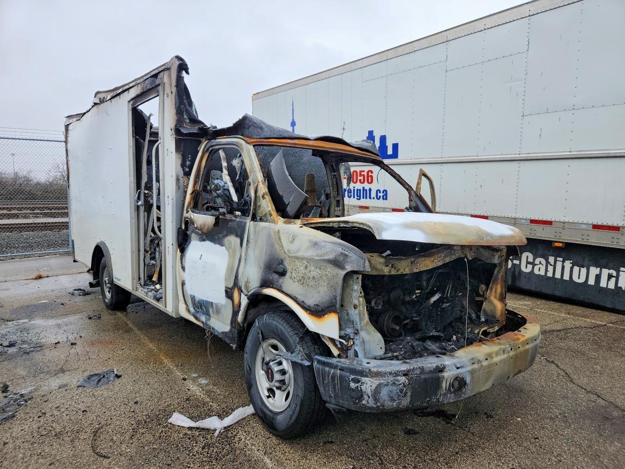 2020 GMC Savana BOX Truck