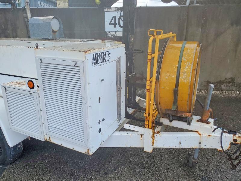 2001 Fenex 2001 Team Fenex F123KP Manhole Support Trailer