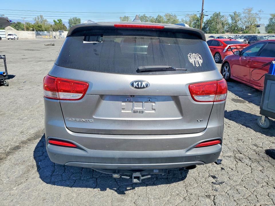 2016 KIA Sorento lx V6