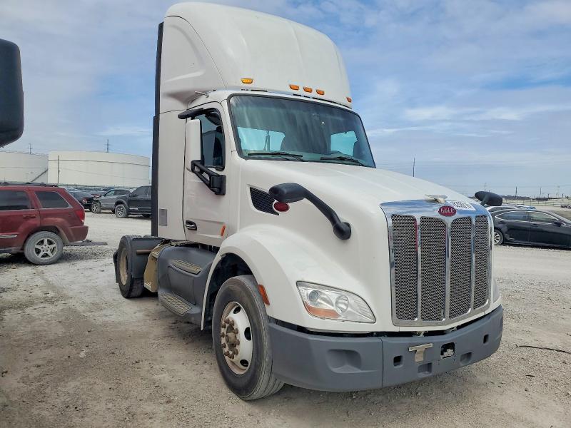 2019 Peterbilt 579 Semi Truck