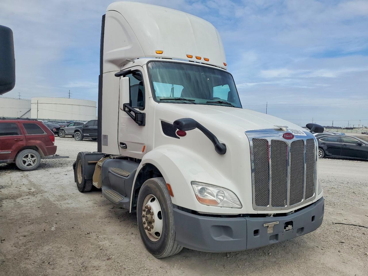 2019 Peterbilt 579 Semi Truck