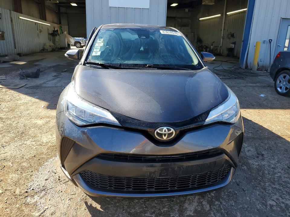2021 Toyota C-hr xle