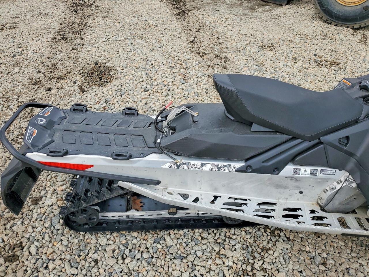 2022 Skidoo Renegade