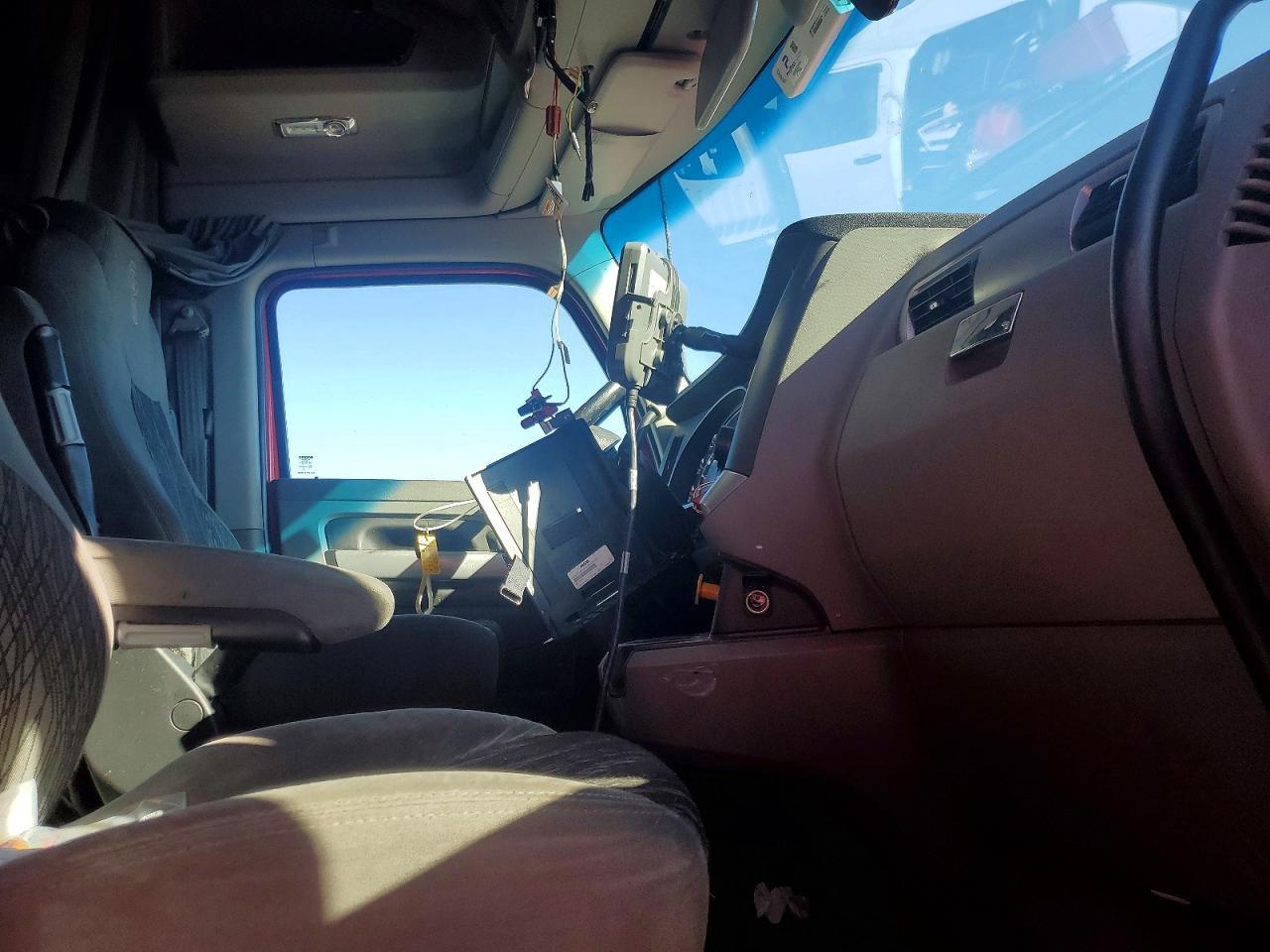 2020 Kenworth T680 Semi Truck