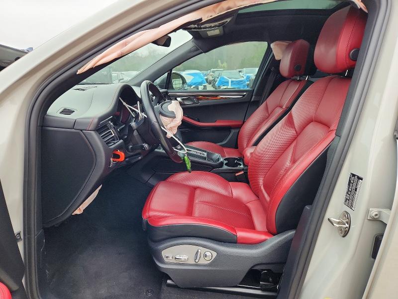 2023 Porsche Macan Base