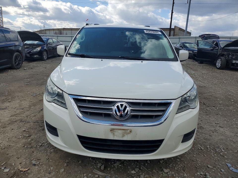 2011 Volkswagen Routan se