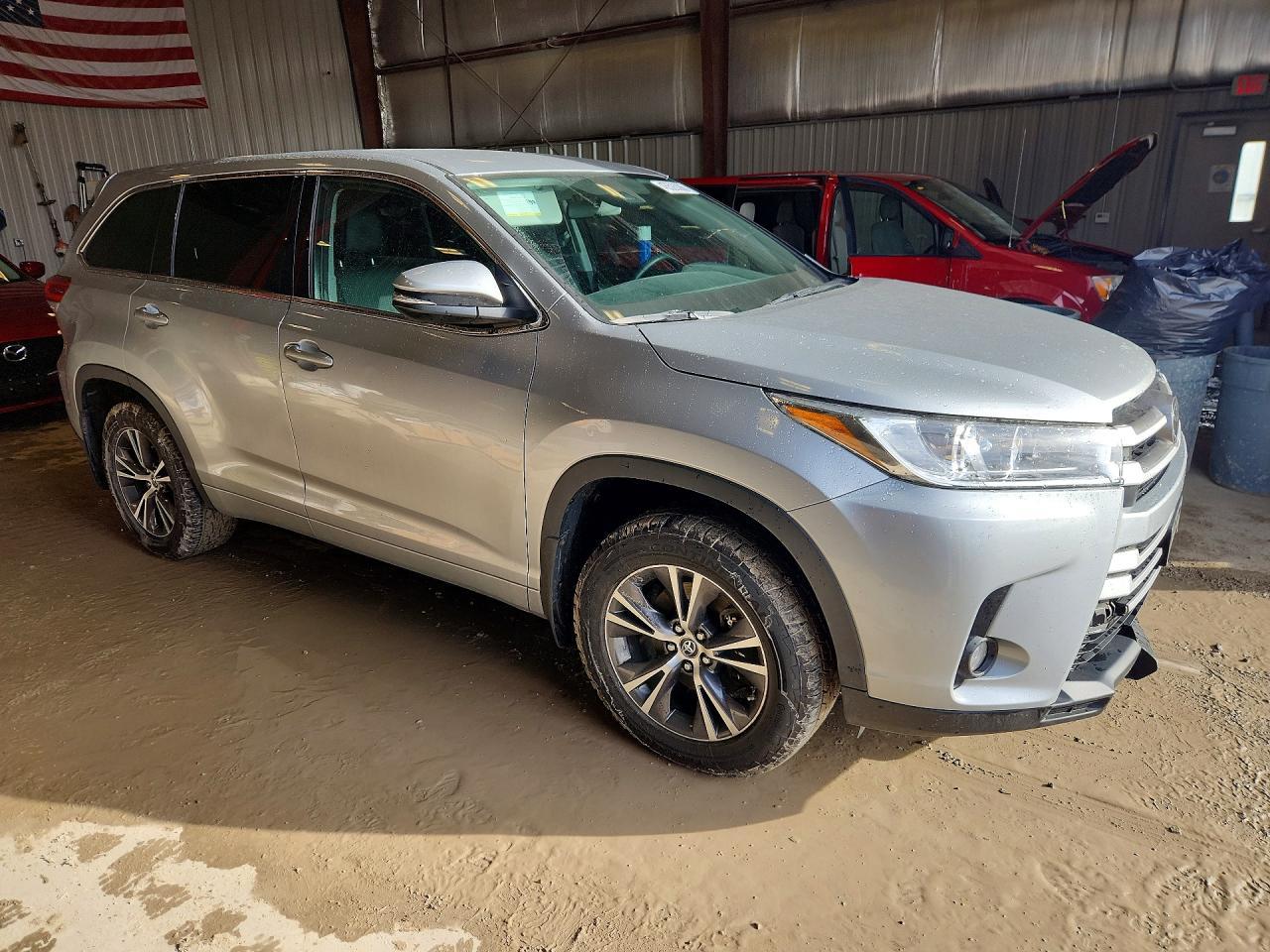 2017 Toyota Highlander le Plus