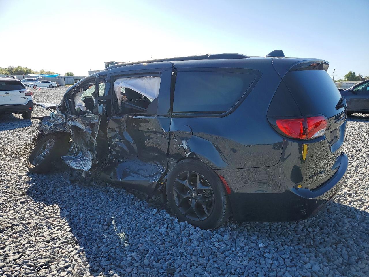 2019 Chrysler Pacifica Touring l