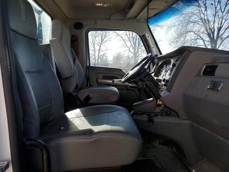 2016 Kenworth T680 Semi Truck