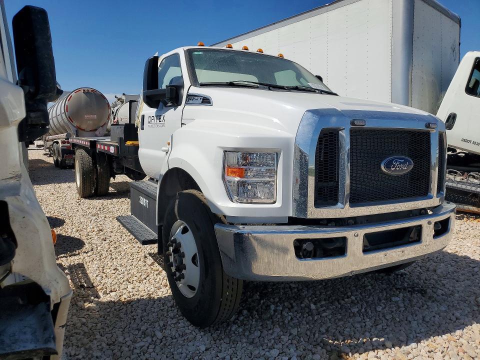 2025 Ford F750 Super Duty Flatbed Truck