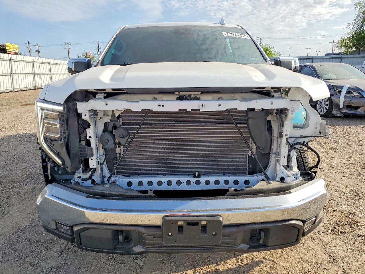 2026 GMC Sierra K1500 SLT