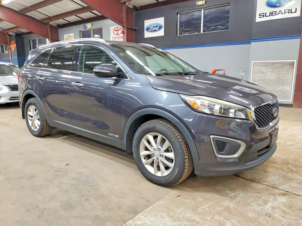 2016 KIA Sorento lx V6