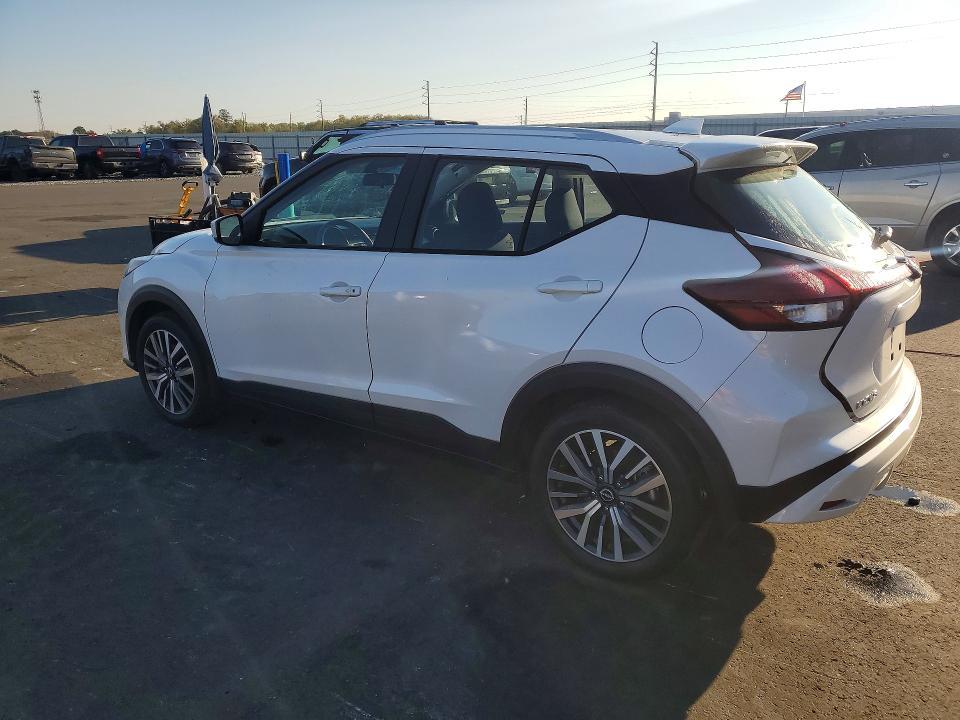 2022 Nissan Kicks sv