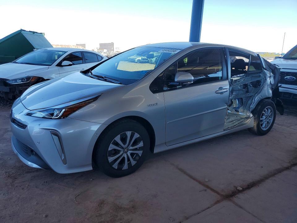 2019 Toyota Prius le Awd-e