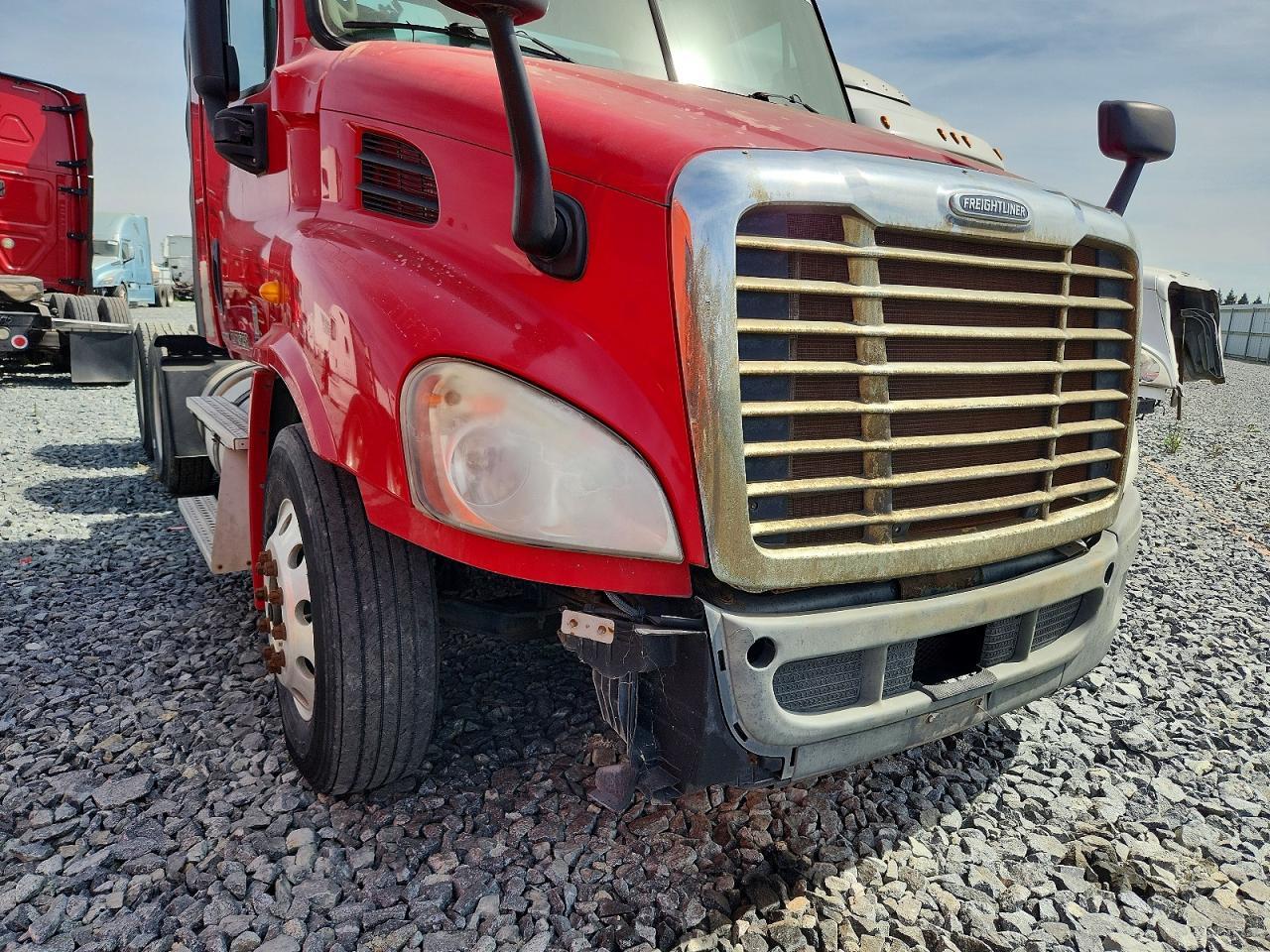 2011 Freightliner Cascadia Semi Truck