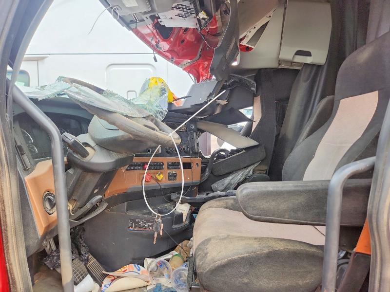 2019 Freightliner Cascadia 126