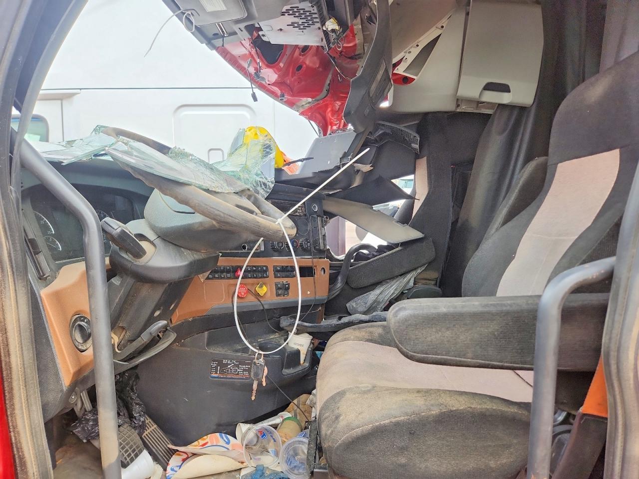 2019 Freightliner Cascadia 126