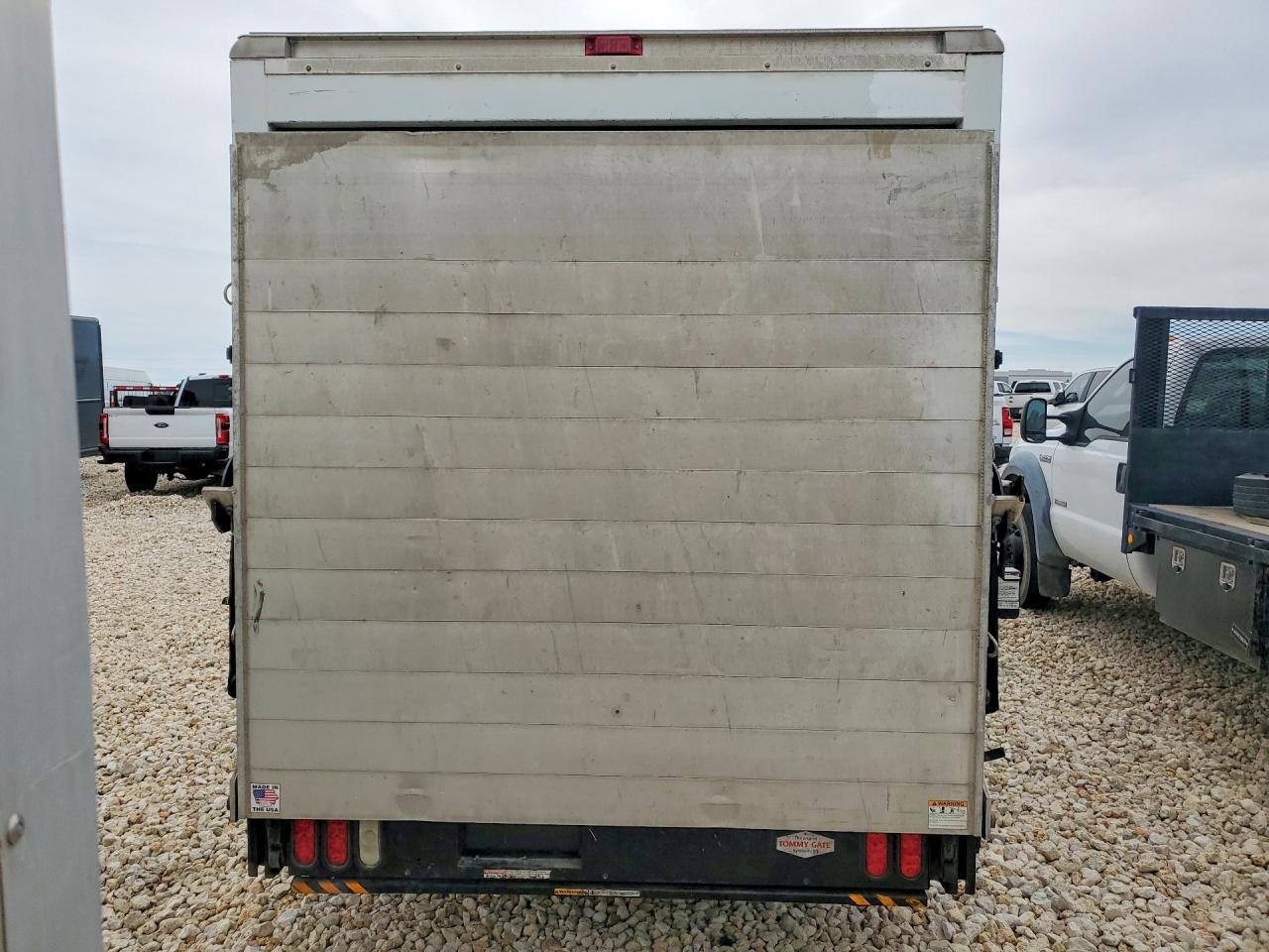2004 GMC Savana BOX Truck