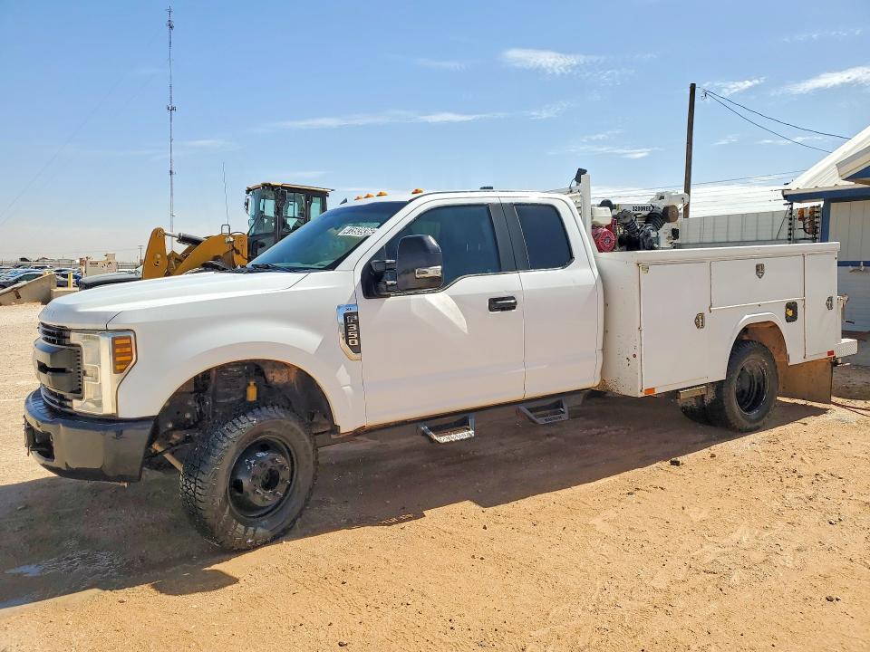 2018 Ford F350 Super Duty Utility / Service Truck