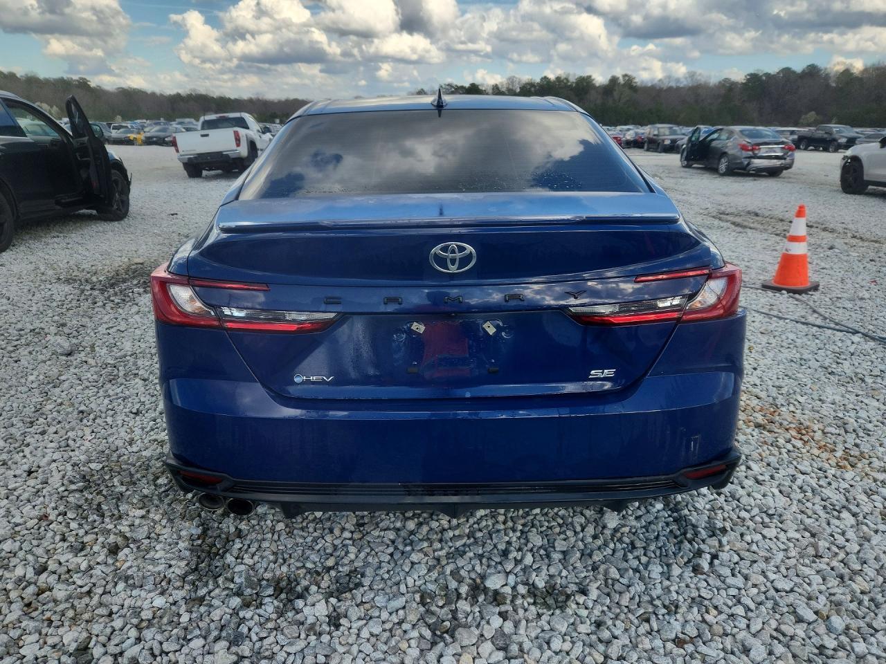 2025 Toyota Camry se