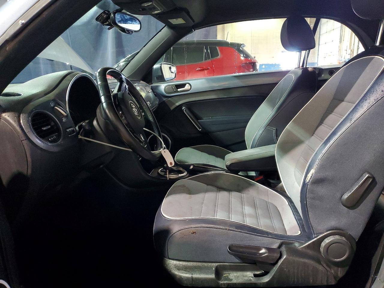 2016 Volkswagen Beetle s