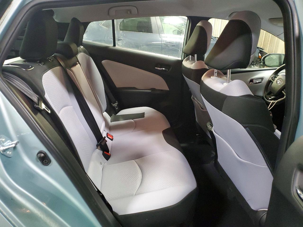 2019 Toyota Prius le Awd-e