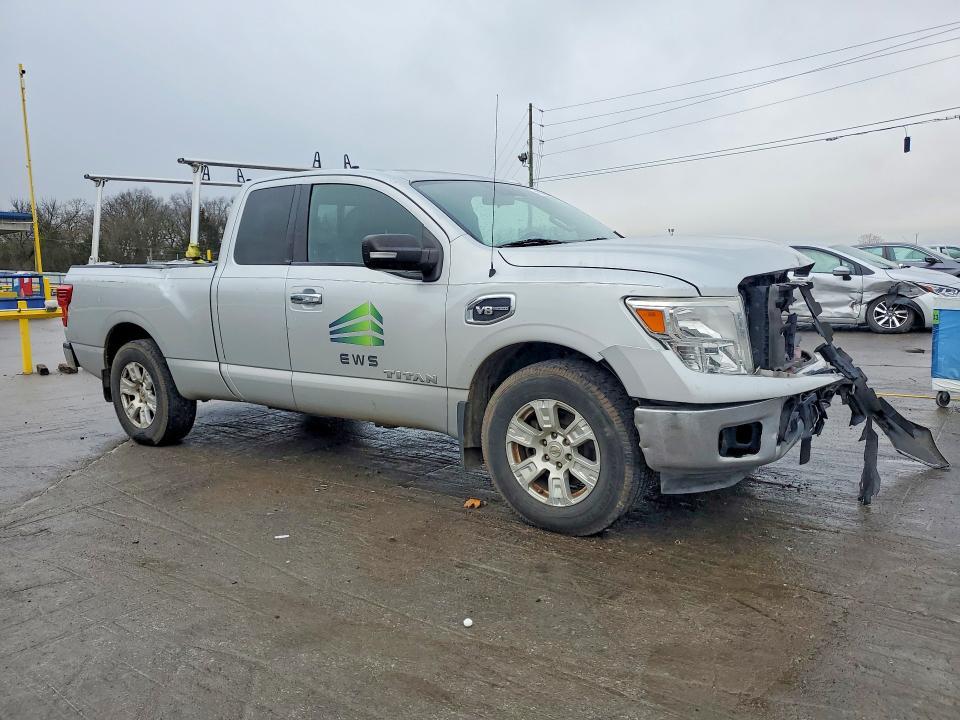 2017 Nissan Titan SV