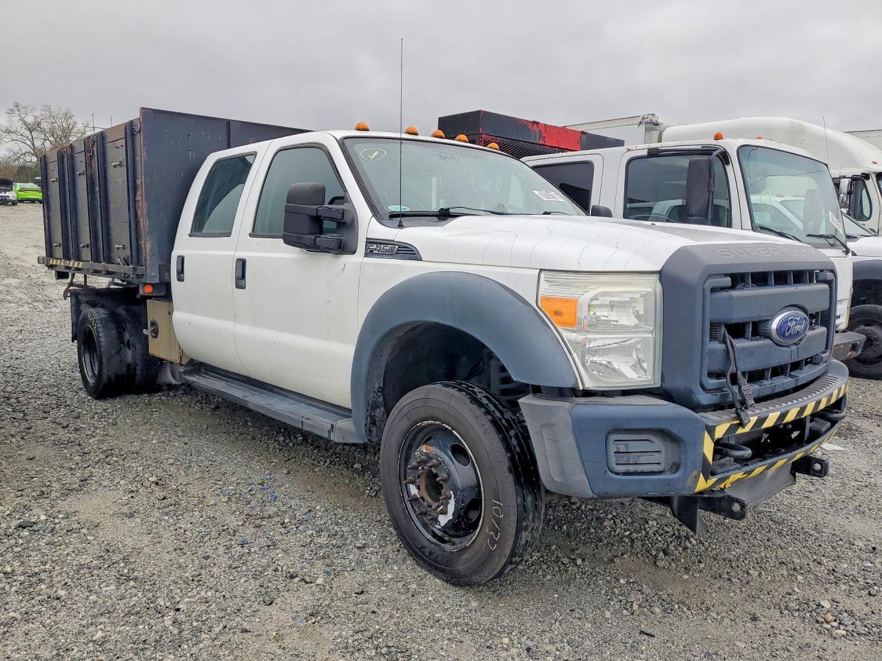 2015 Ford F450 Super Duty Flatbed Truck