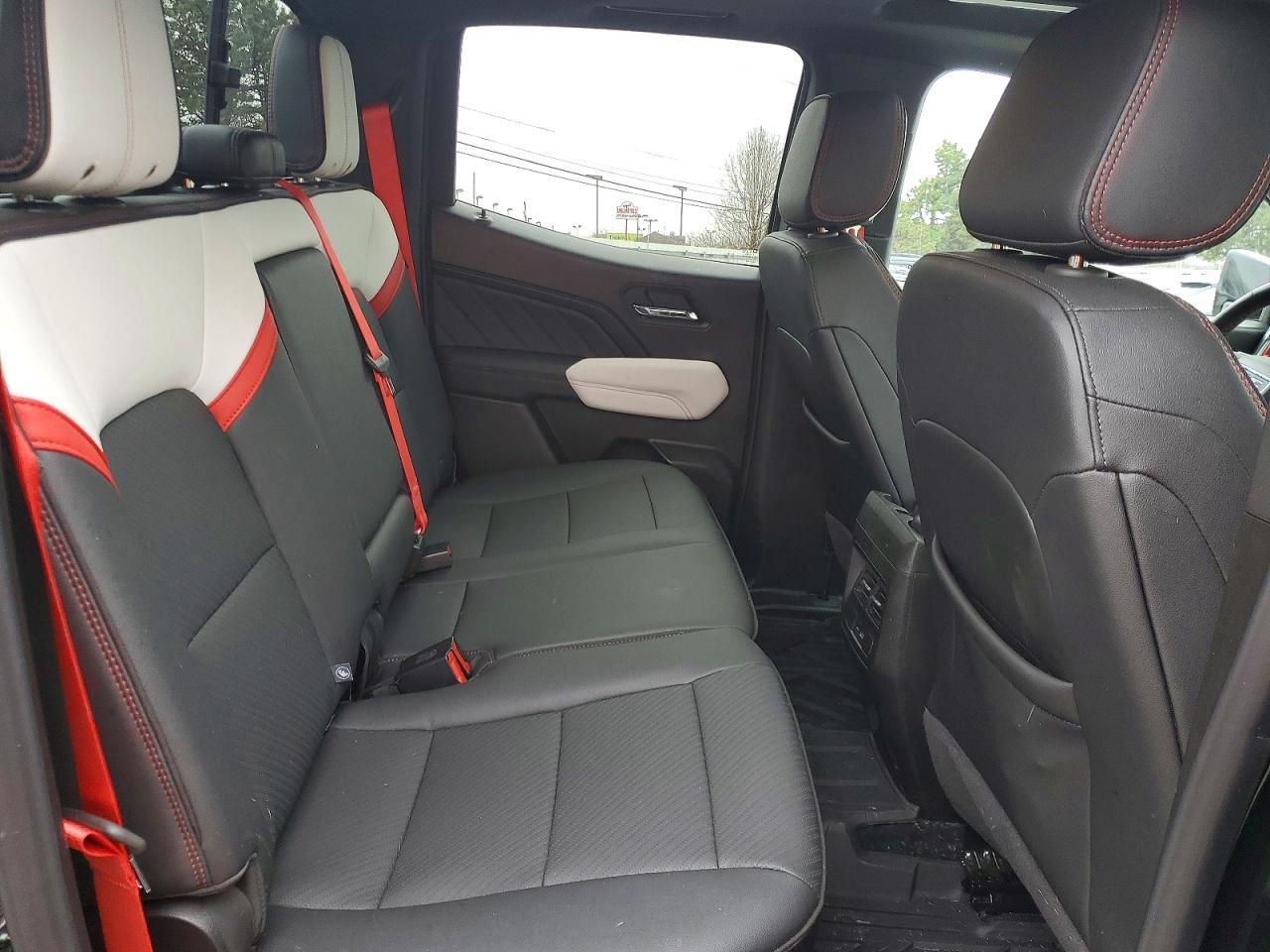 2025 GMC Canyon AT4