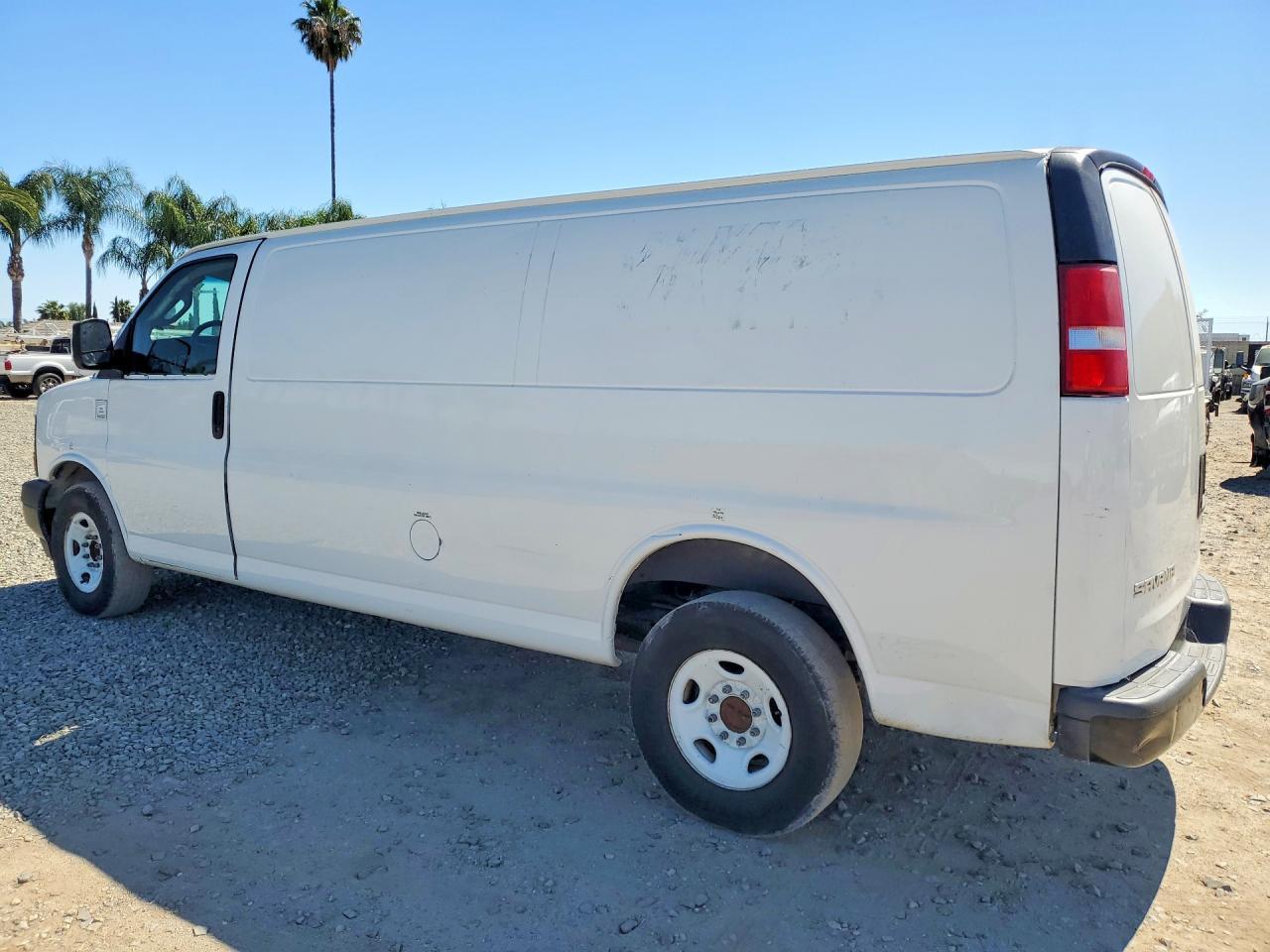 2017 GMC Savana 2500 Cargo Delivery Van