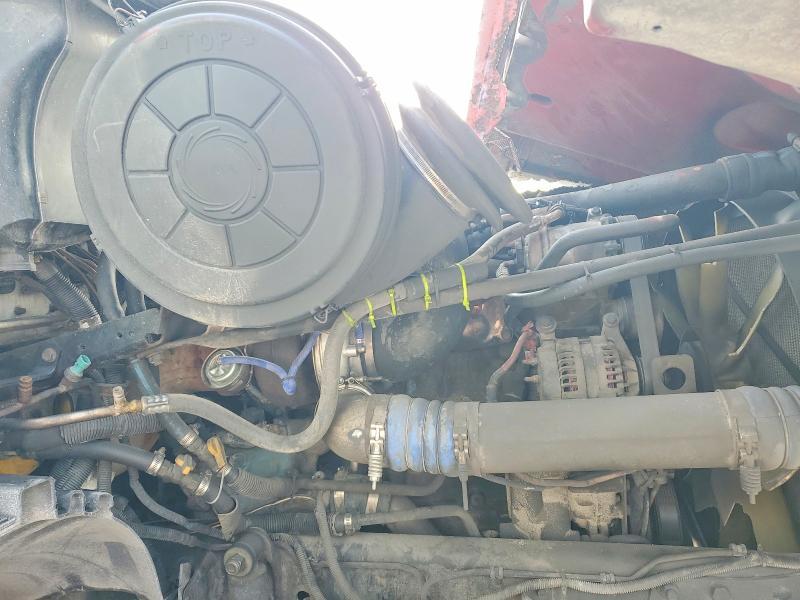 2005 Freigliner 2005 Freightliner Columbia 120 Semi Truck