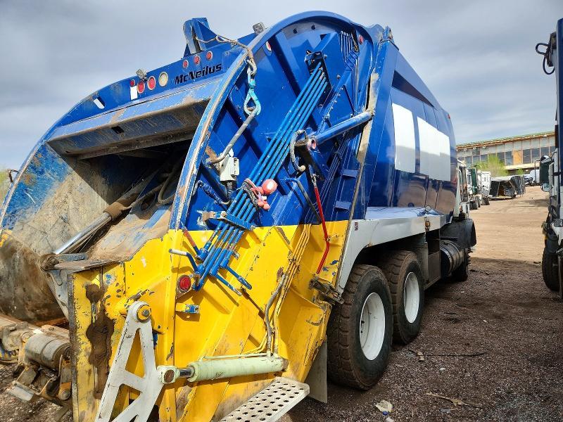 2010 Mack MRU613 Refuse Truck
