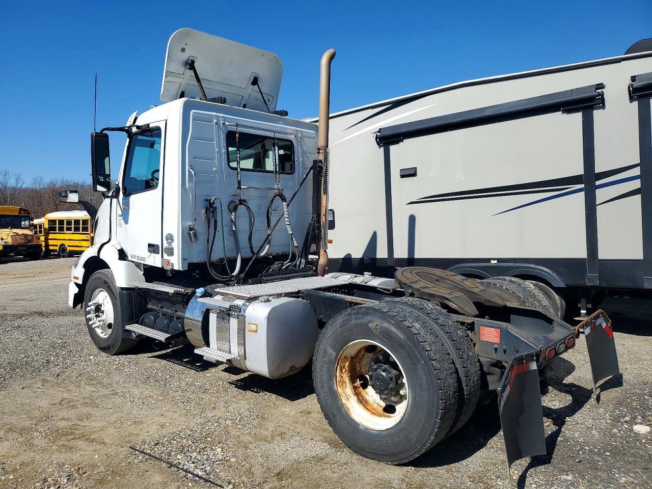 2019 Volvo VNR-Semi Truck