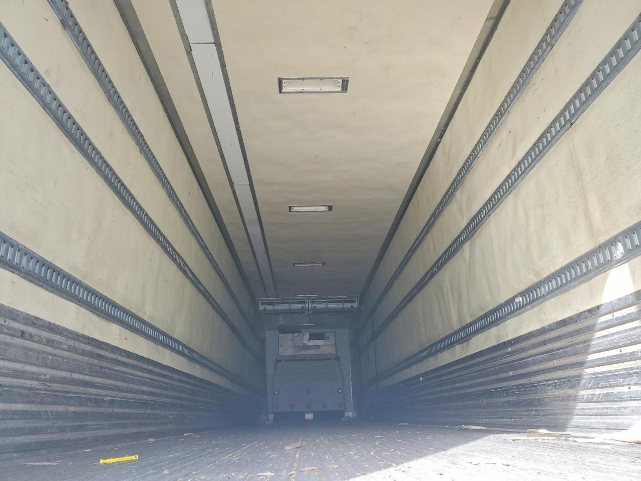 2010 Utility VS2RA Refrigerated Van Trailer