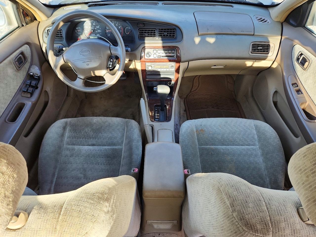 2000 Nissan Altima xe