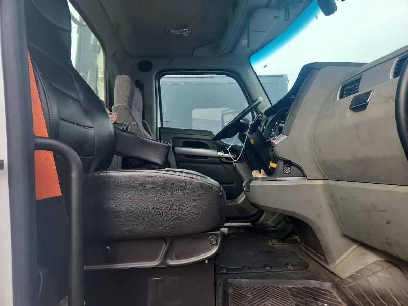 2020 Kenworth T680 Semi Truck