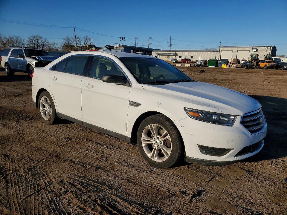 2015 Ford Taurus se
