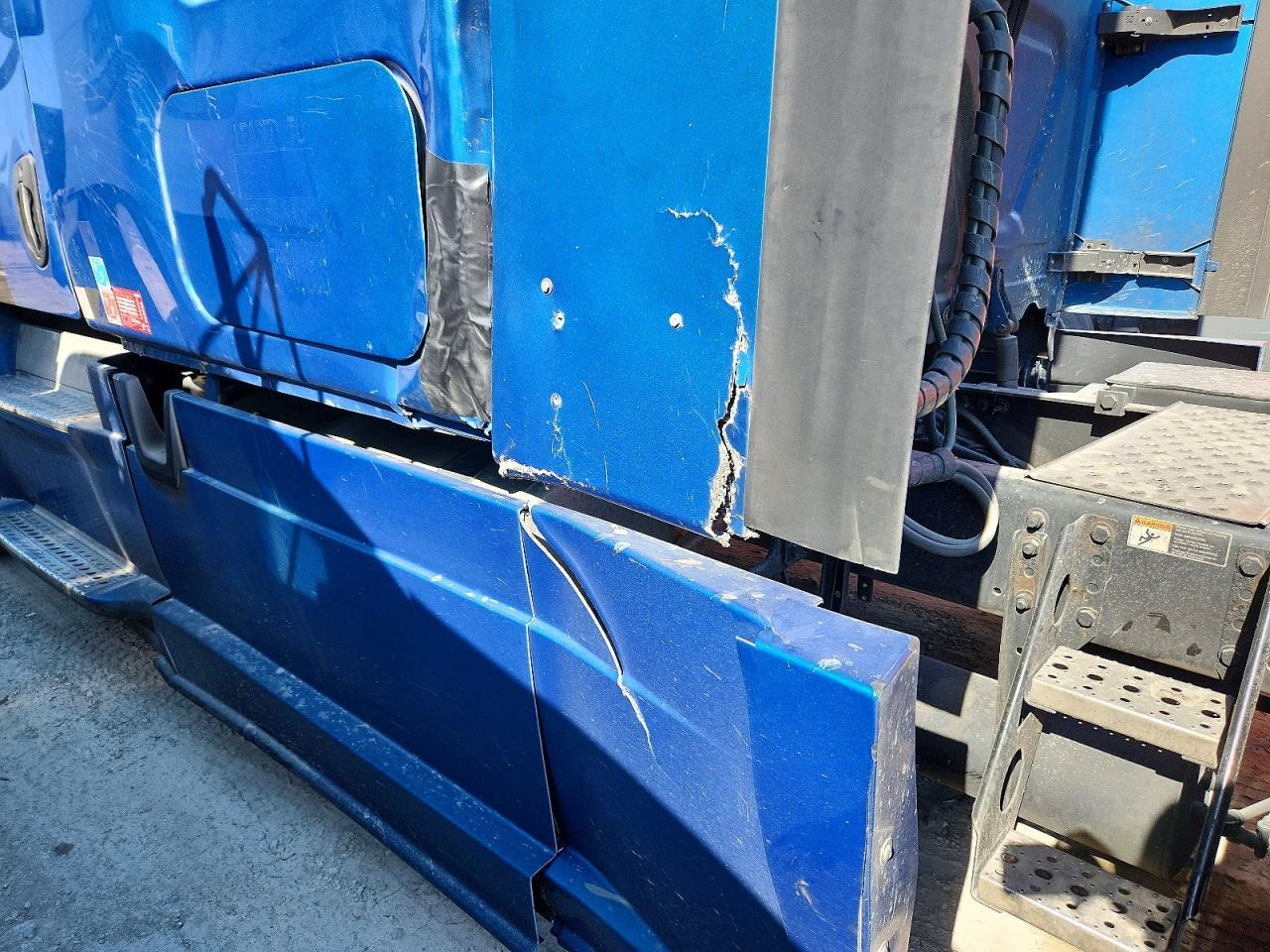 2015 Freigliner 2015 Freightliner Cascadia Semi Truck