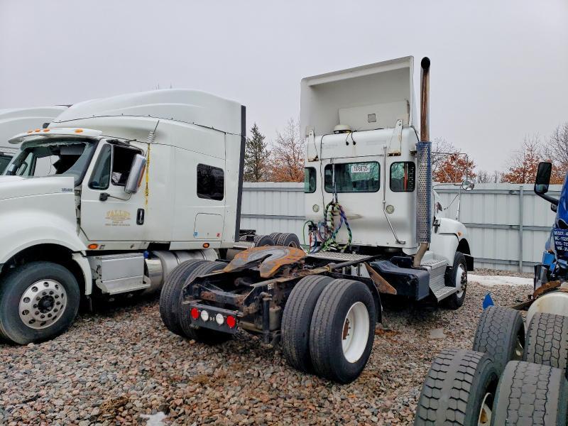 2015 Kenworth T440 Semi Truck