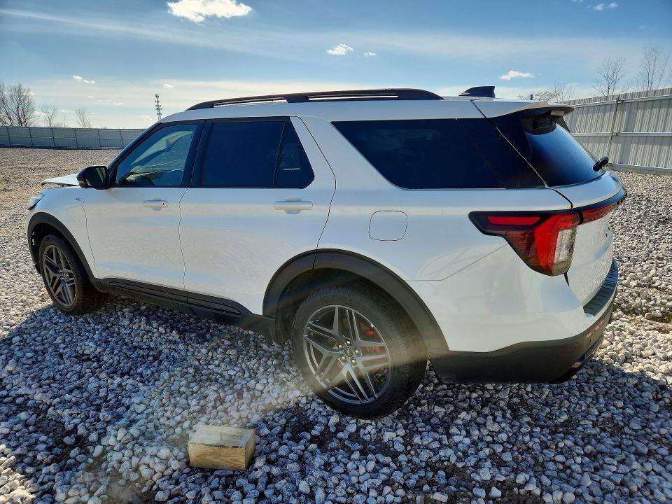 2025 Ford Explorer St-line